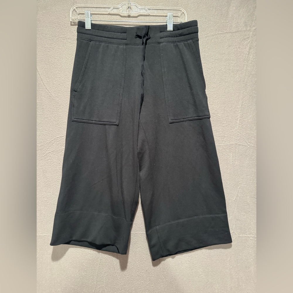 Quince Black Cropped Lounge Pants